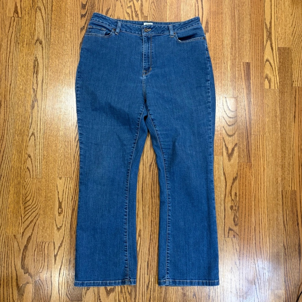 L.L. Bean Classic Fit Blue Jeans - Picture 2 of 11